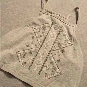 Gray crop top with design